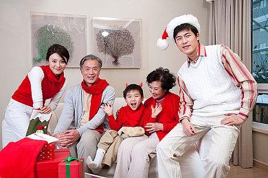 KK对战平台新图推荐！无限进化暴打BOSS×神装速成勇闯秘境，双倍快乐今晚开战！